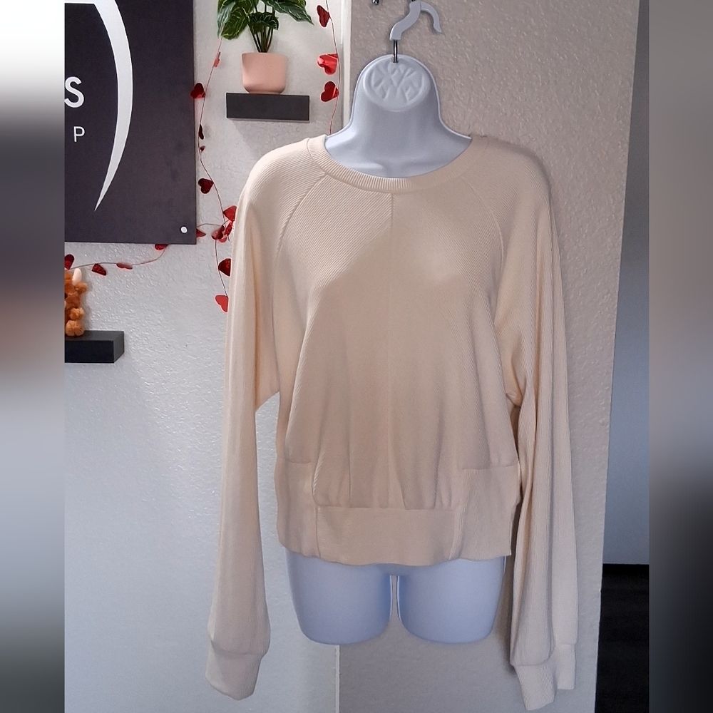 Express Cream Color Women Sweater, Size Large - Picture 5 of 14